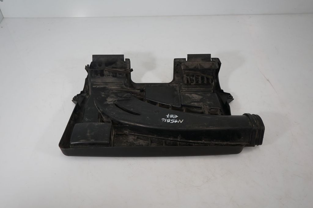 Engine cover (trim) (5)