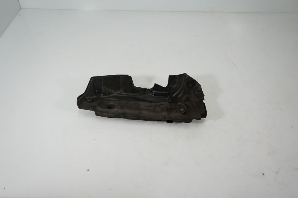 Engine cover (trim) (5)