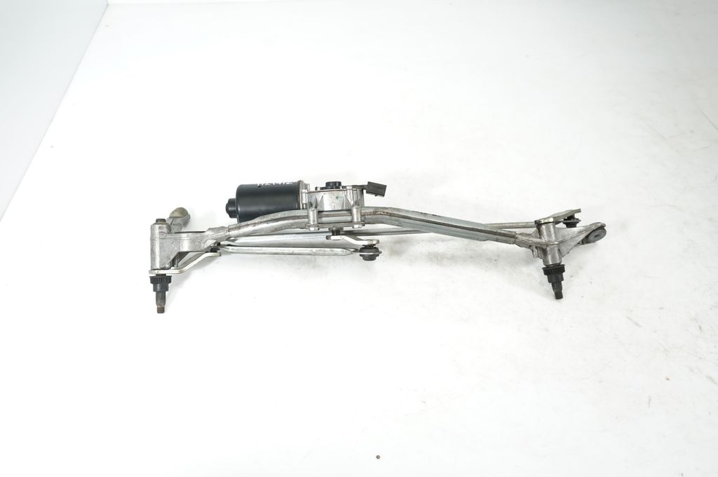 Front wiper linkage and motor (3)