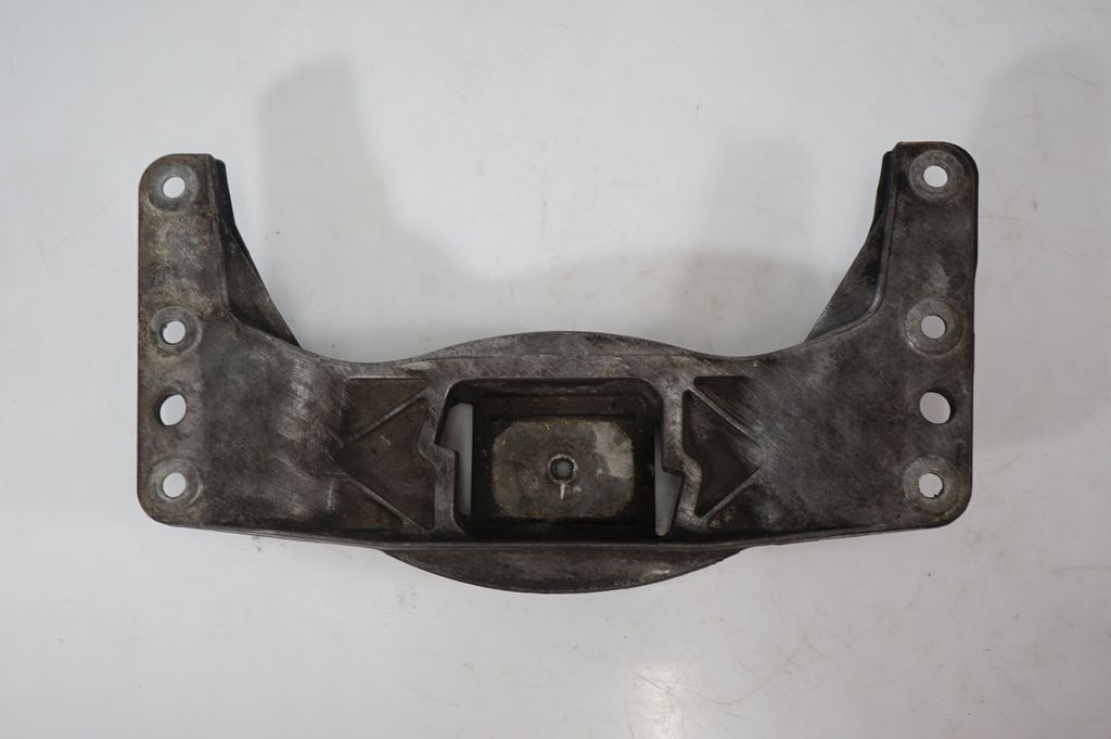 Gearbox mounting bracket (6)