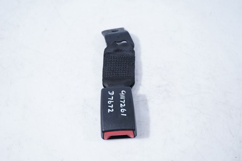 Rear seatbelt buckle (2)
