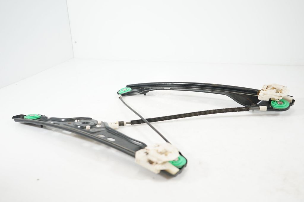 Front door window regulator with motor (6)