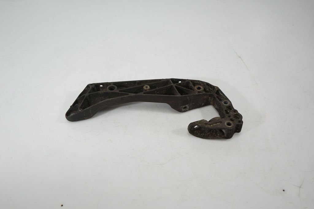 Gearbox mounting bracket (5)