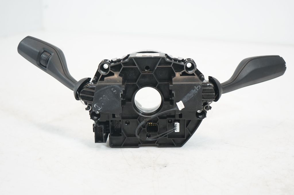 Wiper turn signal indicator stalk/switch (9)