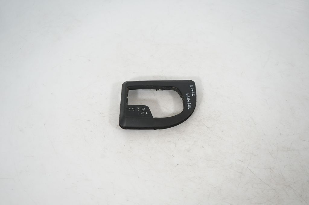 Gear shifter surround trim plastic (4)