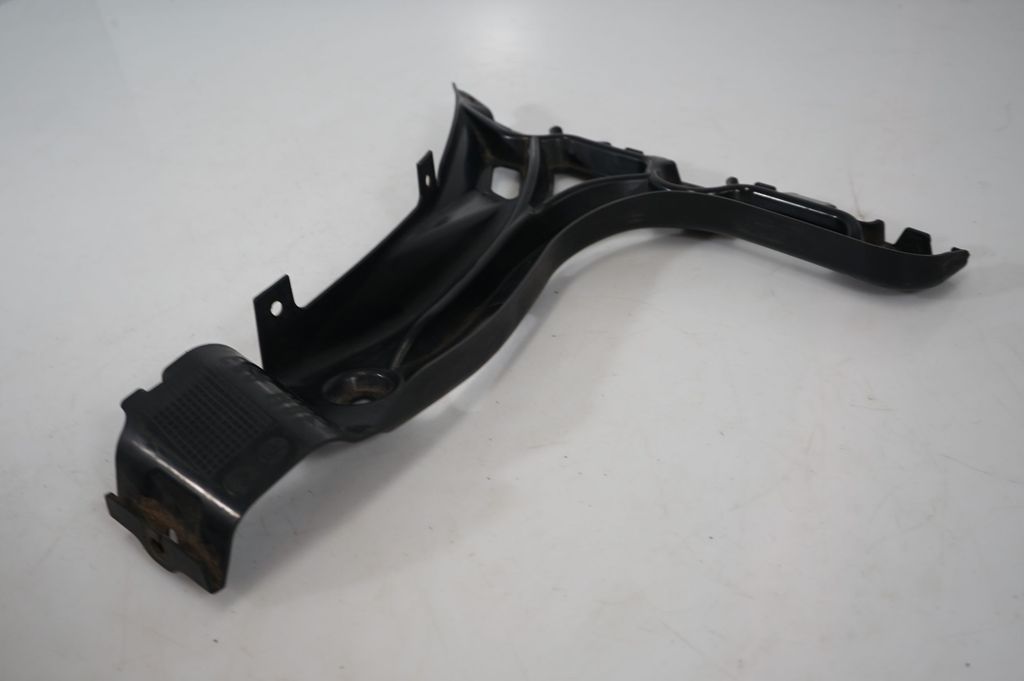 Rear bumper mounting bracket (7)