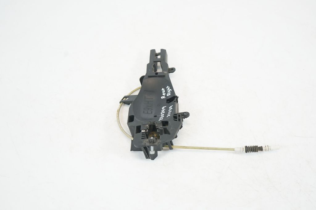 Rear door exterior handle/bracket (4)