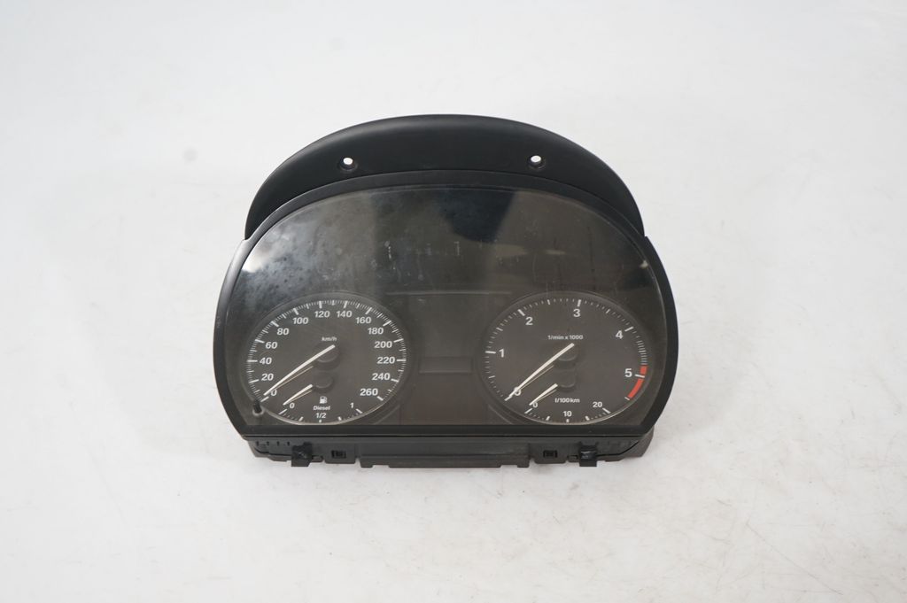 Speedometer (instrument cluster)