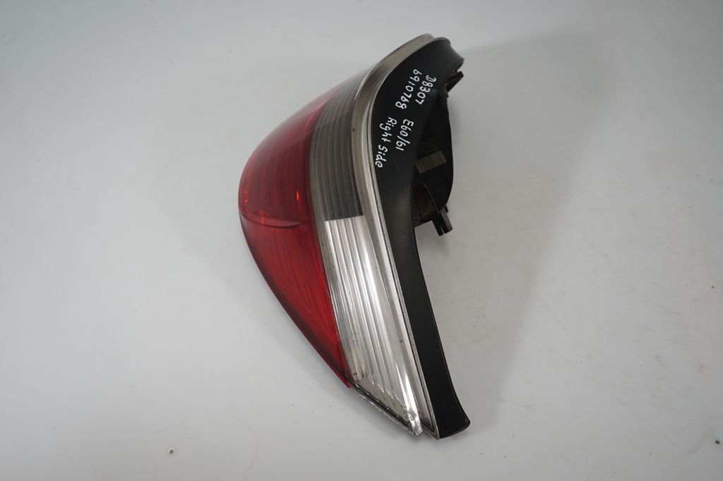 Rear/tail lights (2)