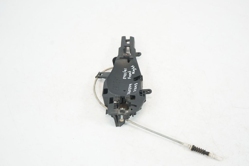 Rear door exterior handle/bracket (4)