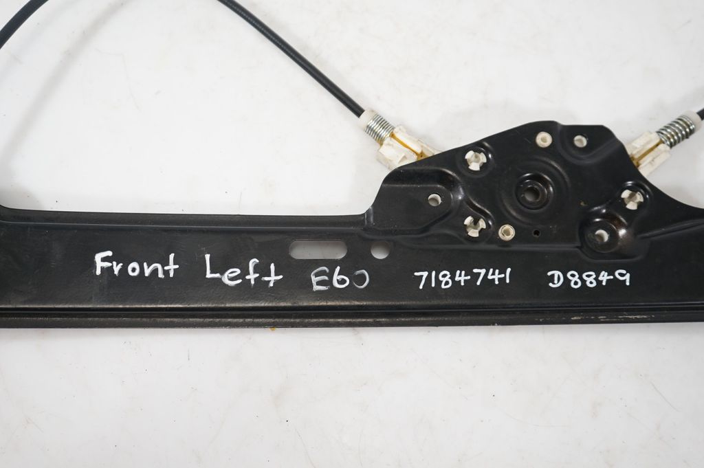 Front door window regulator with motor (9)