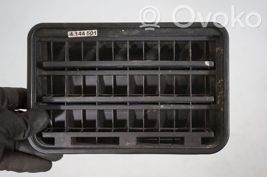 Quarter panel pressure vent (6)