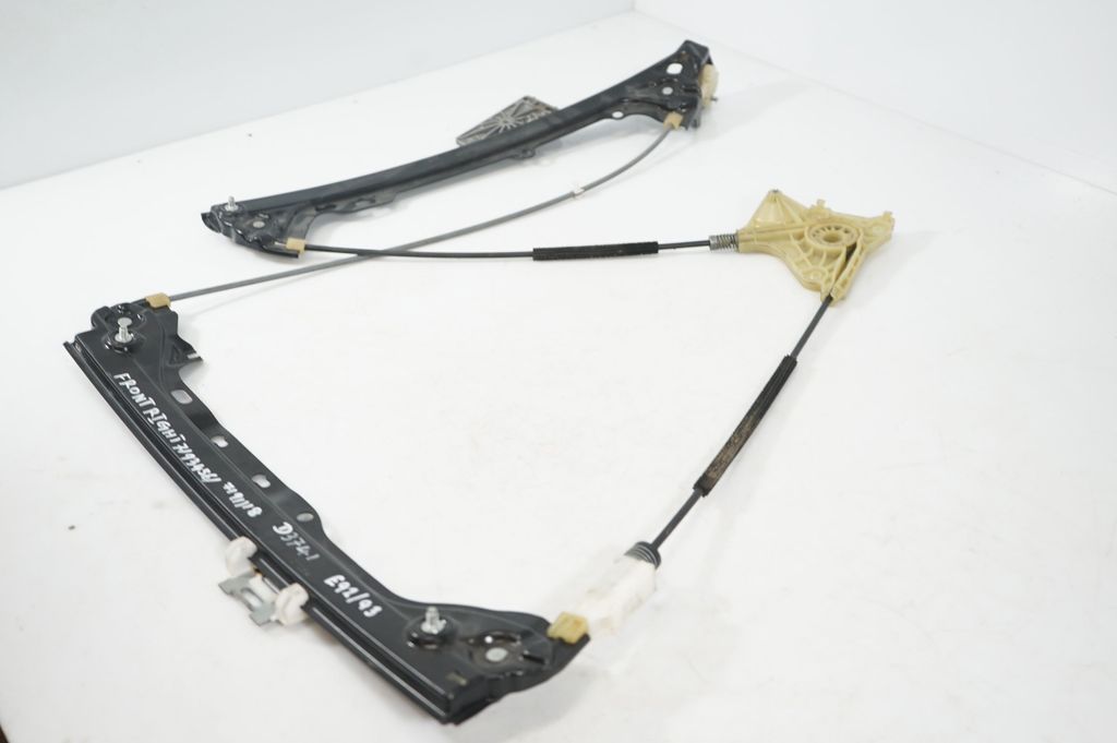 Front door window regulator with motor (7)