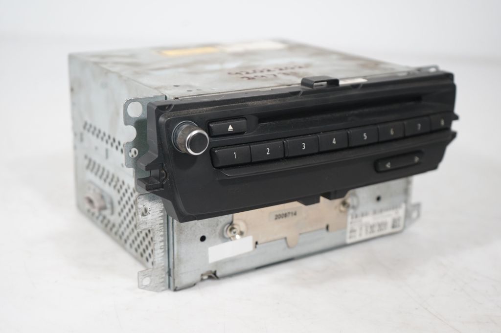 Radio/CD/DVD/GPS head unit (7)