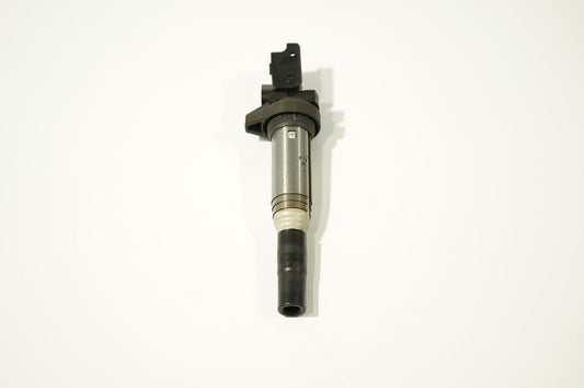 Front wheel hub spindle knuckle