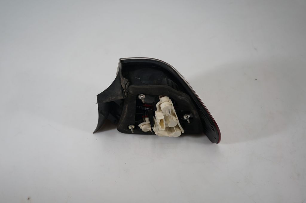 Rear/tail lights (3)