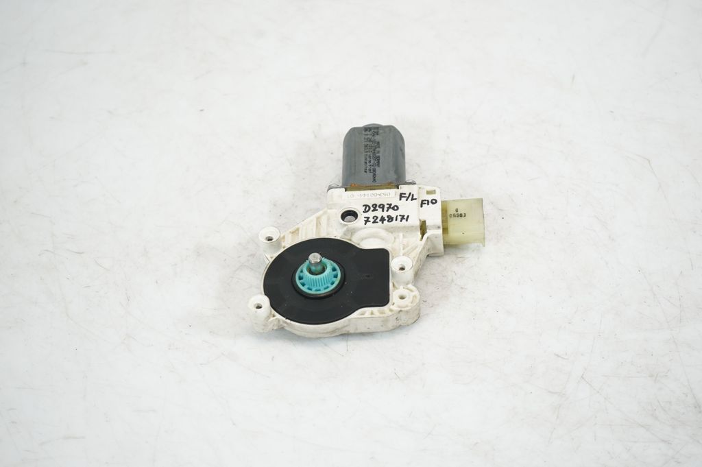 Front door window regulator with motor (2)