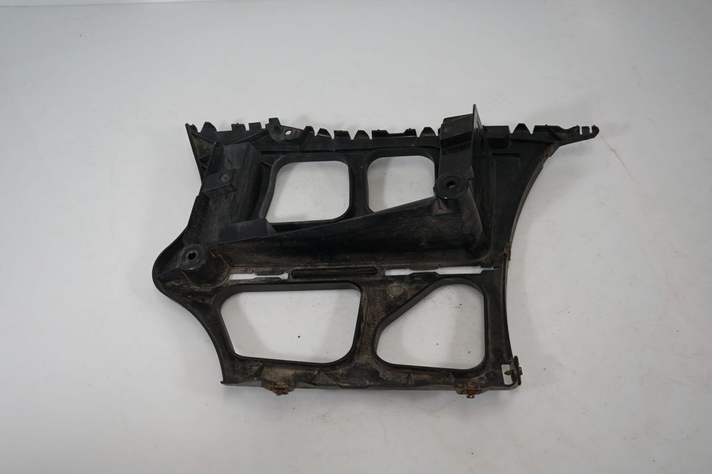 Rear bumper mounting bracket (5)