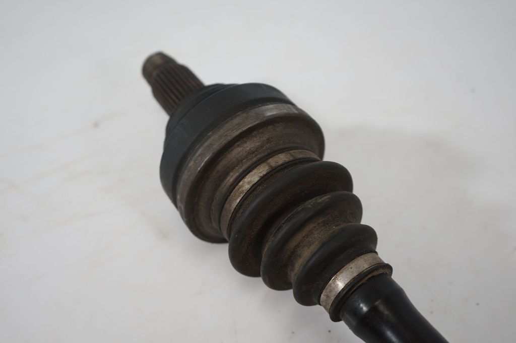 Rear driveshaft (7)