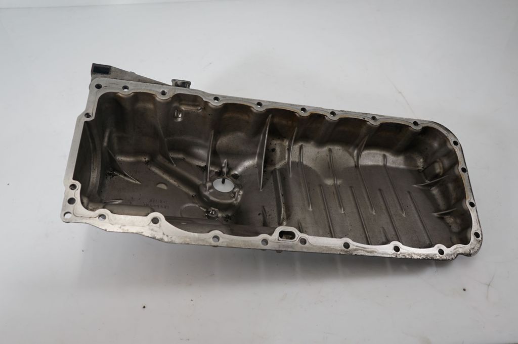 Oil sump (5)