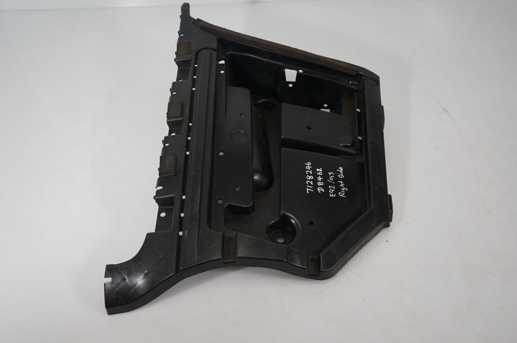 Rear bumper mounting bracket (4)
