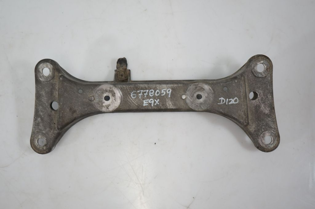 Gearbox mounting bracket (6)