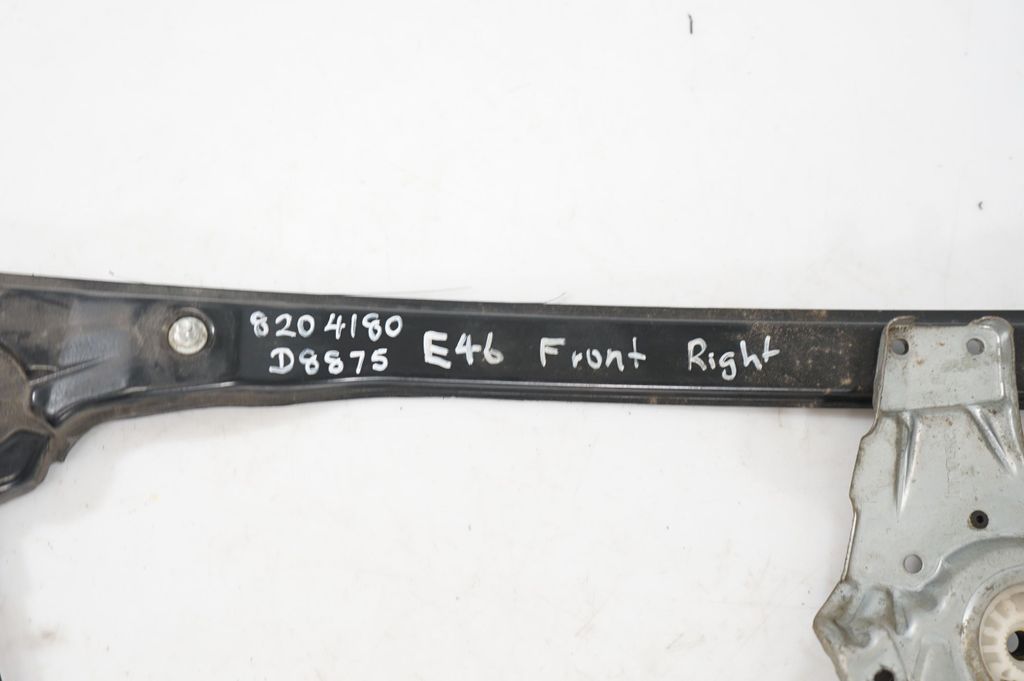 Front door window regulator with motor (9)