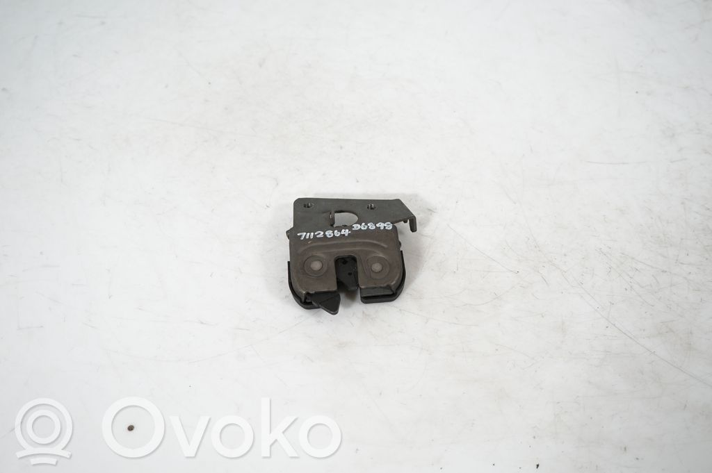 Seat back rest lock catch