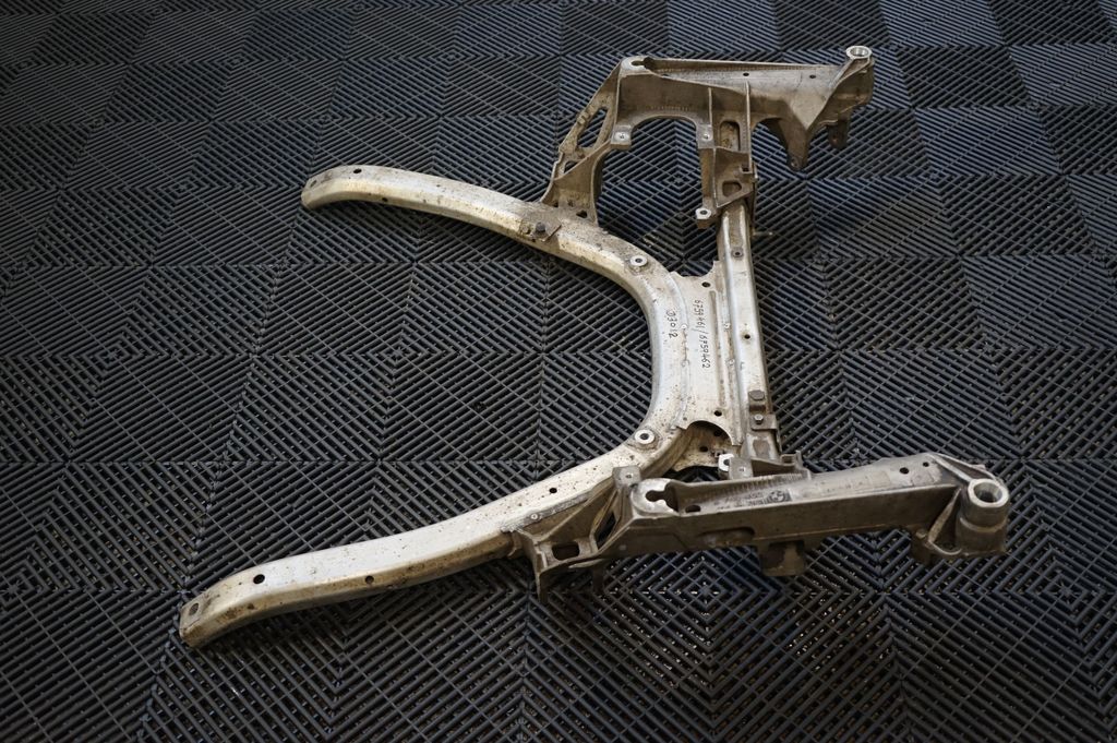Front subframe (2)