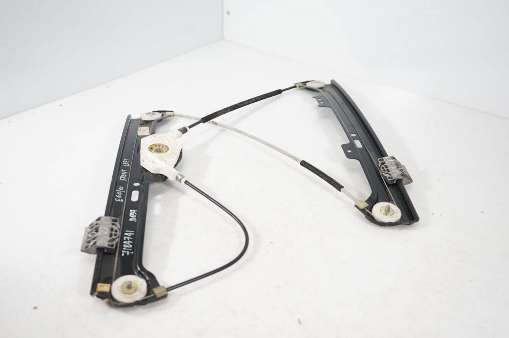 Front door window regulator with motor (7)