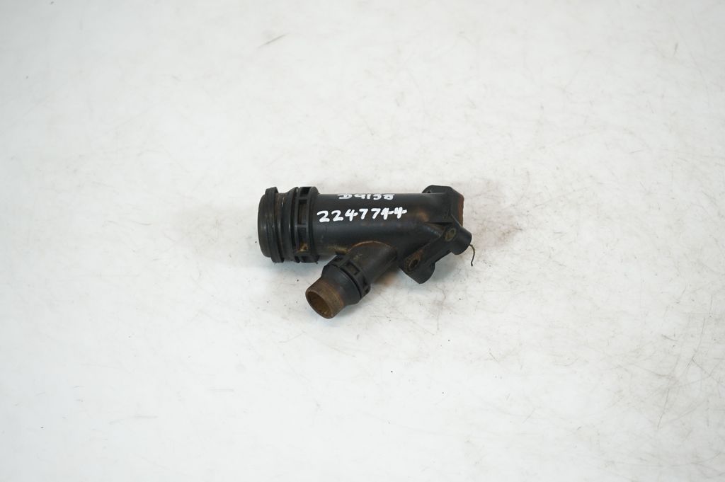 Engine coolant pipe/hose