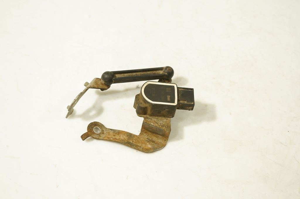 Headlight/headlamp level sensor (2)