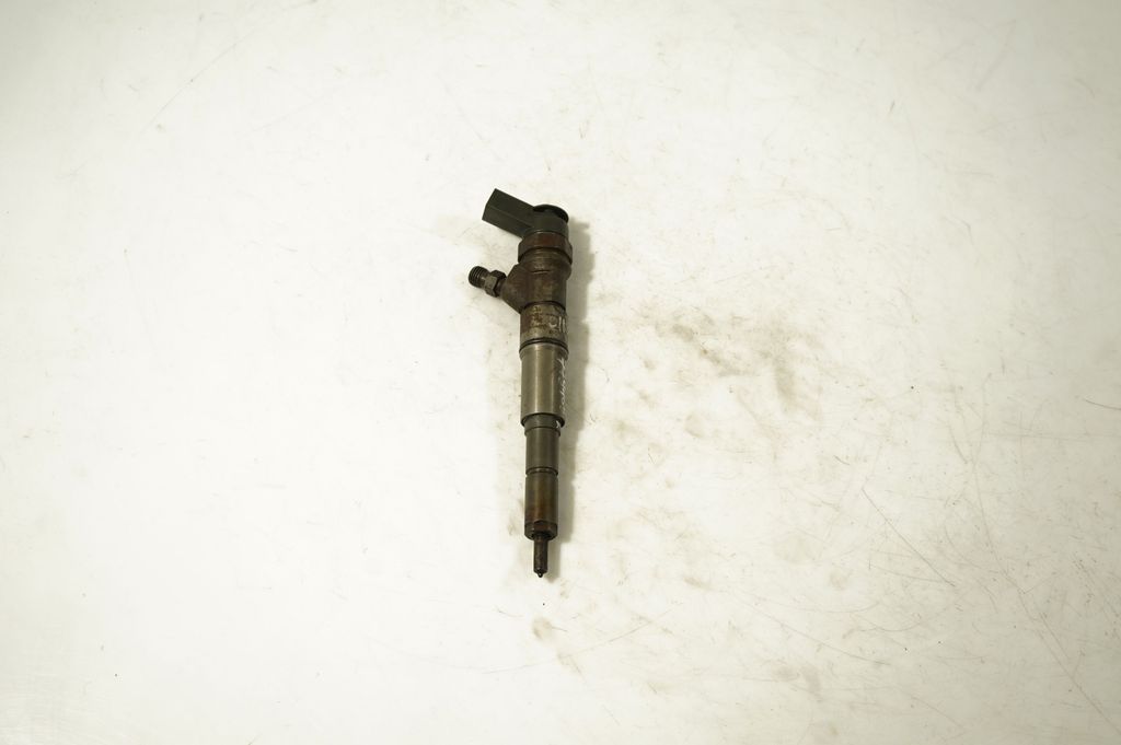 Fuel injector (5)