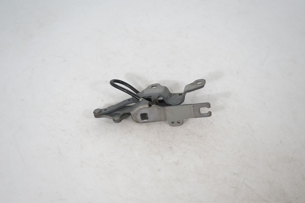 Engine bonnet/hood hinges (5)