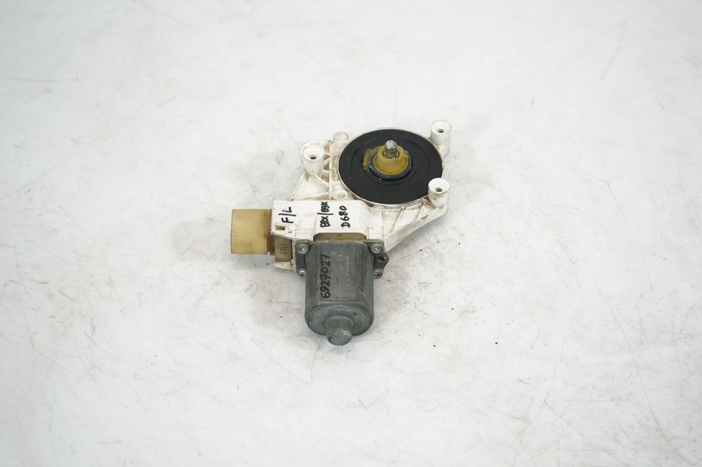 Front door window regulator with motor (4)