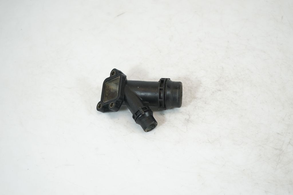 Engine coolant pipe/hose (5)