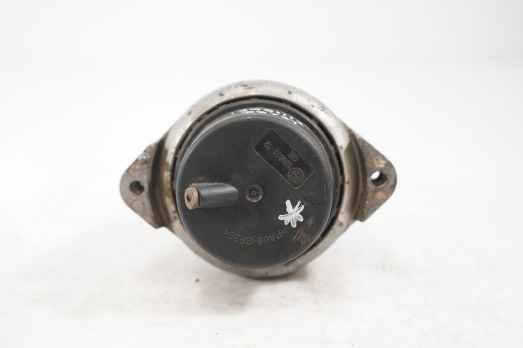 Engine mount bracket (6)