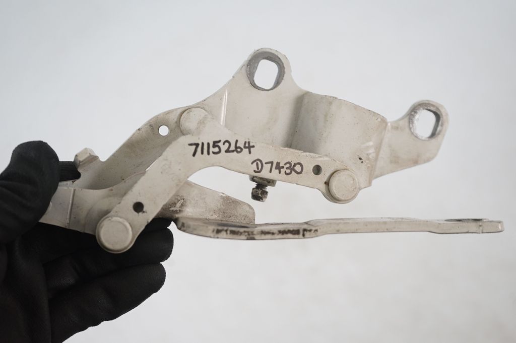 Engine bonnet/hood hinges (7)