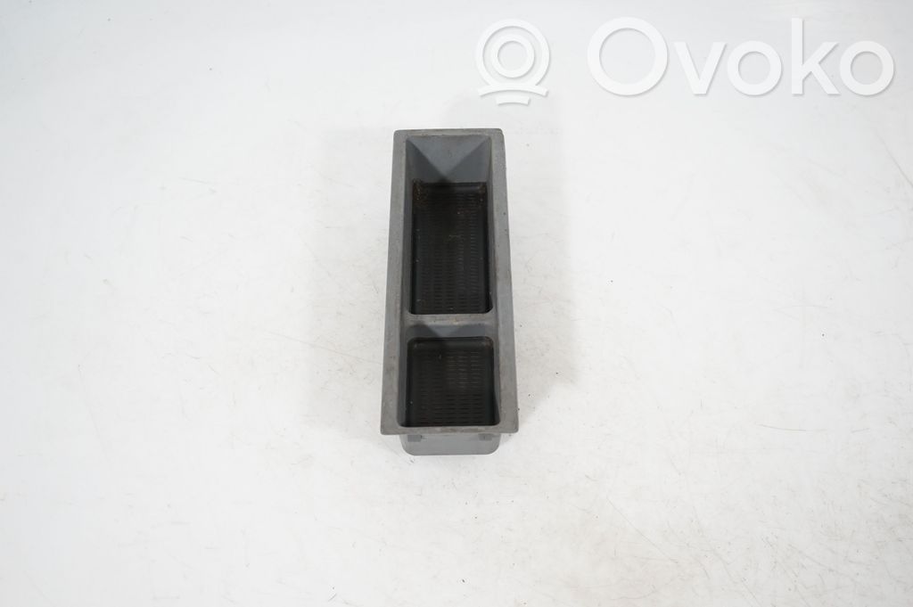Glove box central console (2)