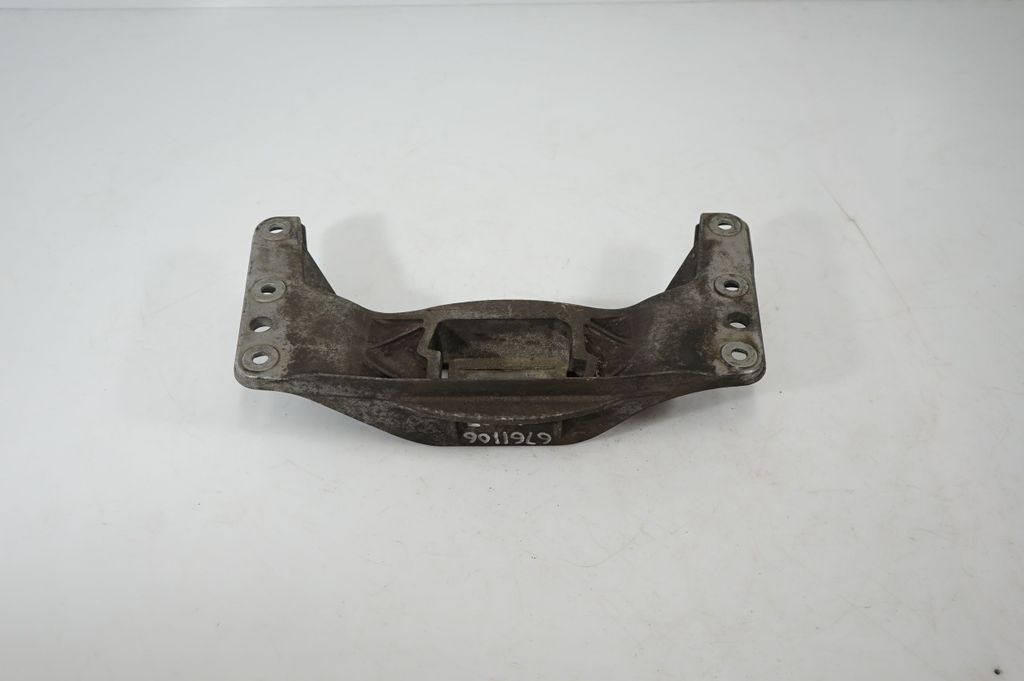 Gearbox mounting bracket (5)