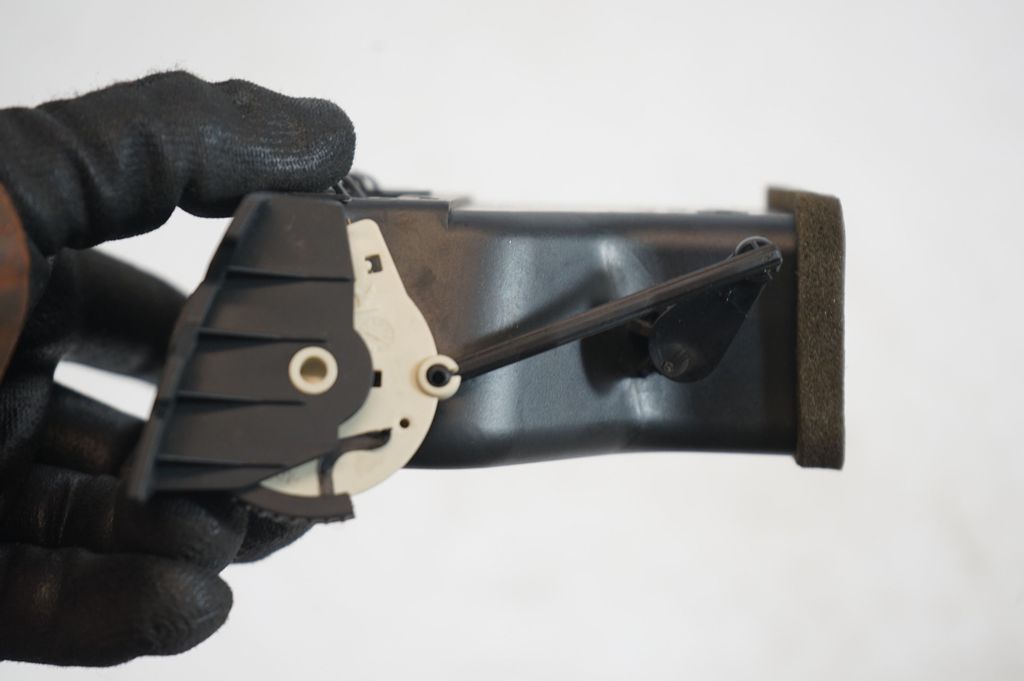 Dashboard side air vent grill/cover trim (6)