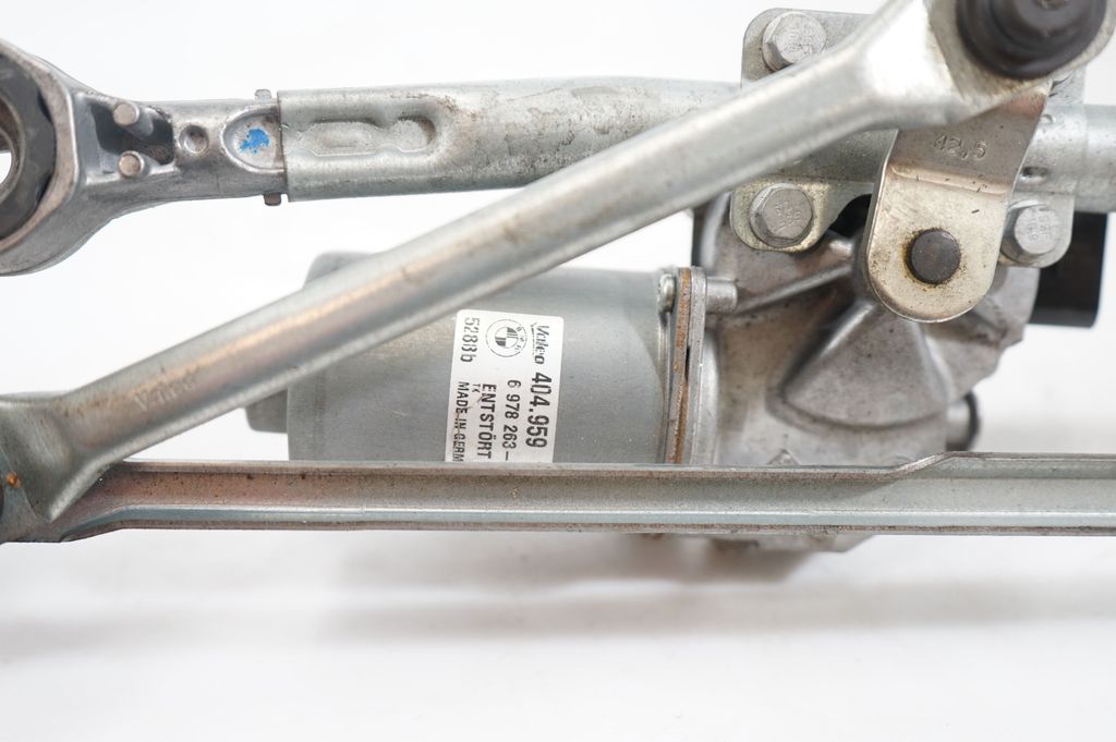 Front wiper linkage and motor (8)
