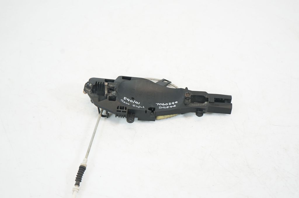 Rear door exterior handle/bracket