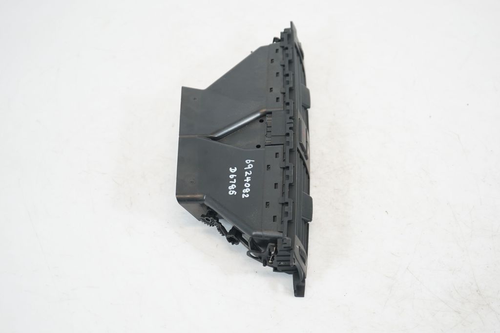 Dash center air vent grill (4)