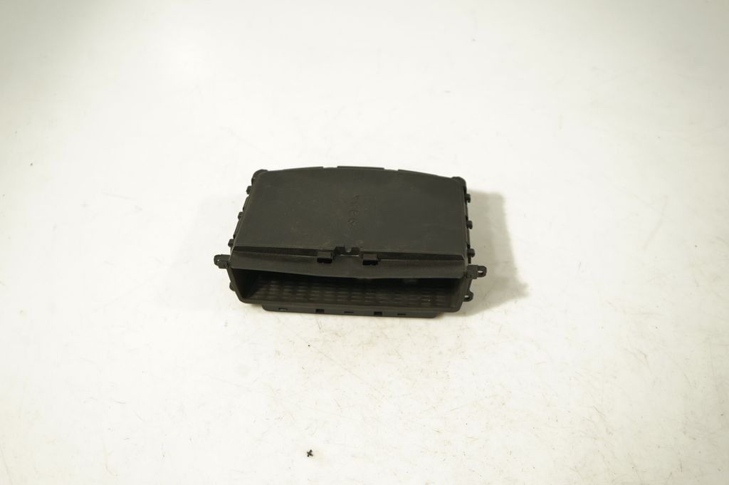 Glove box central console (5)