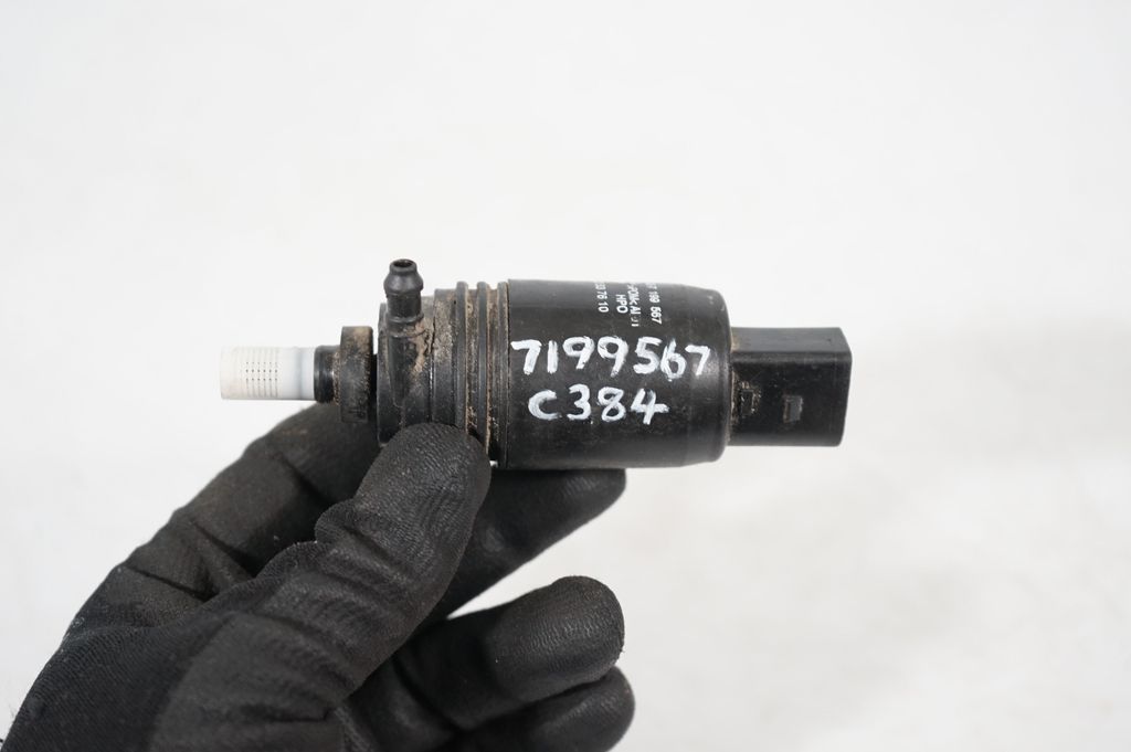 Windscreen/windshield washer pump (7)