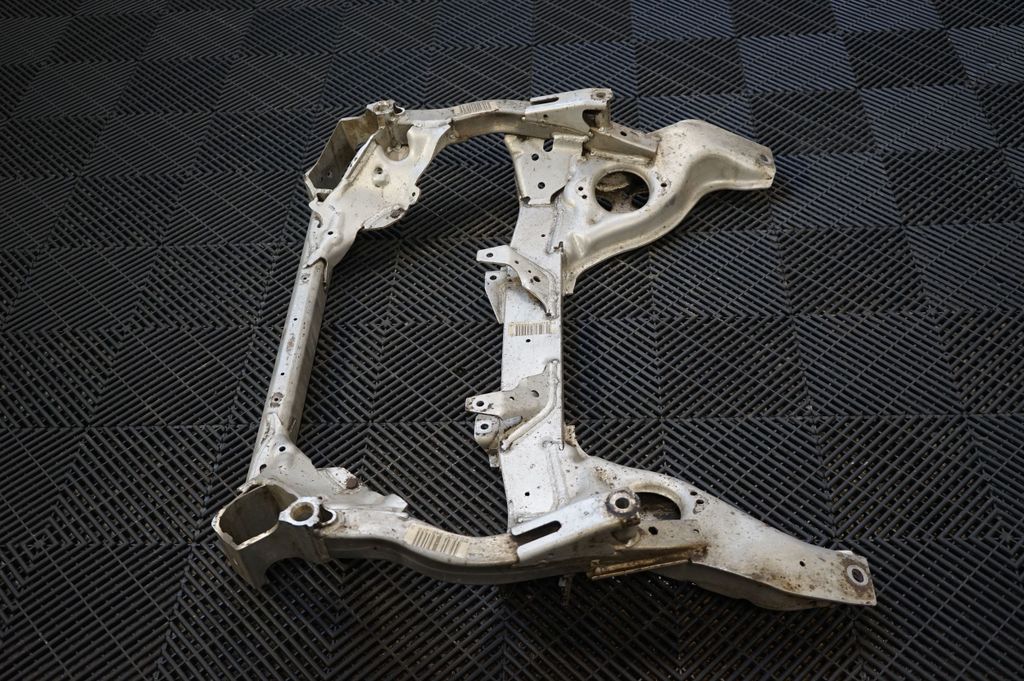 Front subframe (4)