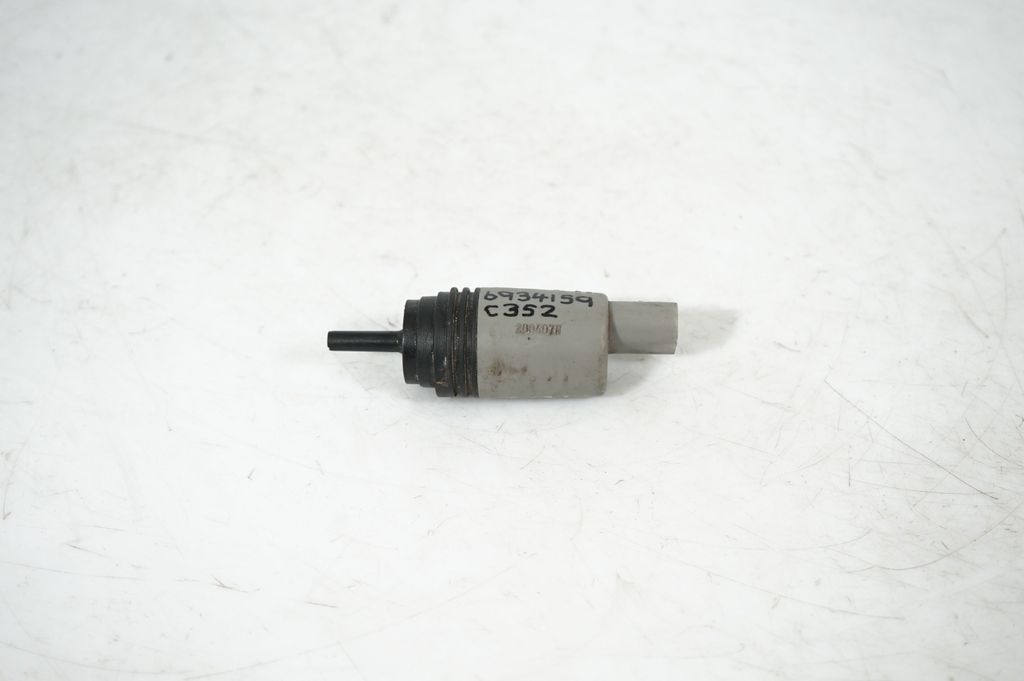 Windscreen/windshield washer pump