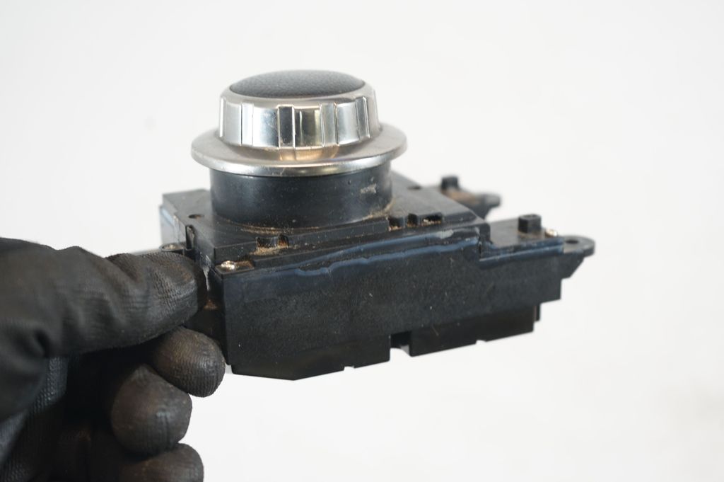 Head unit multimedia control (7)