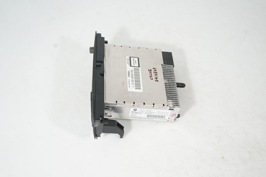 Radio/CD/DVD/GPS head unit (2)